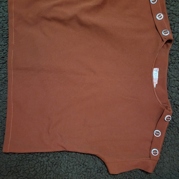 Bronze colour, short sleeves top. - Picture 2 of 3